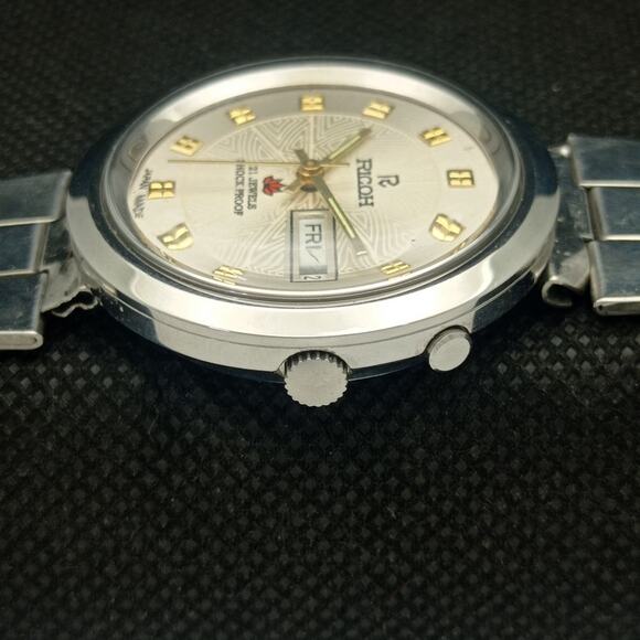 Vintage 1981 Ricoh Automatic Mens Silver Watch W/daydate & Gold accents - Picture 5 of 8